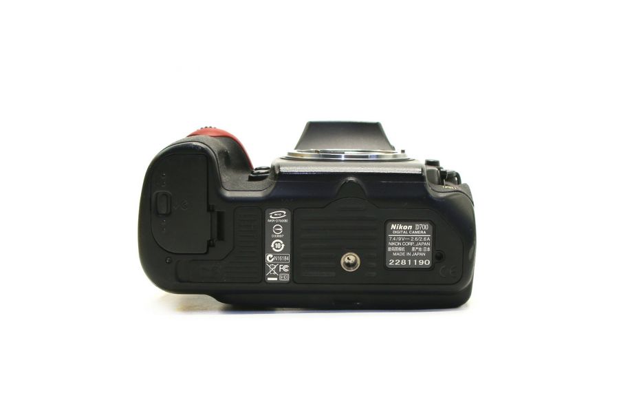 Nikon D700 body в упаковке (пробег 153830 кадров)