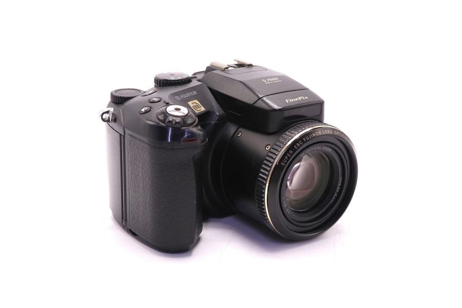 Fujifilm FinePix S7000 (Japan)