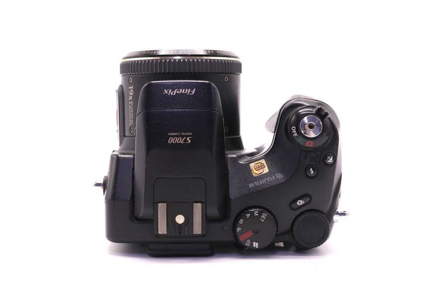 Fujifilm FinePix S7000 (Japan)