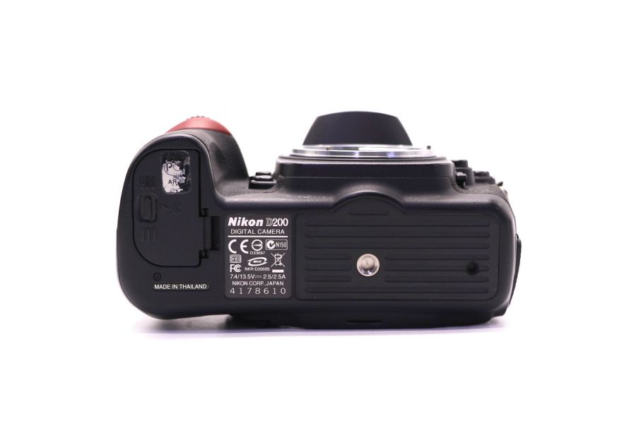 Nikon D200 body (пробег 6140 кадров)