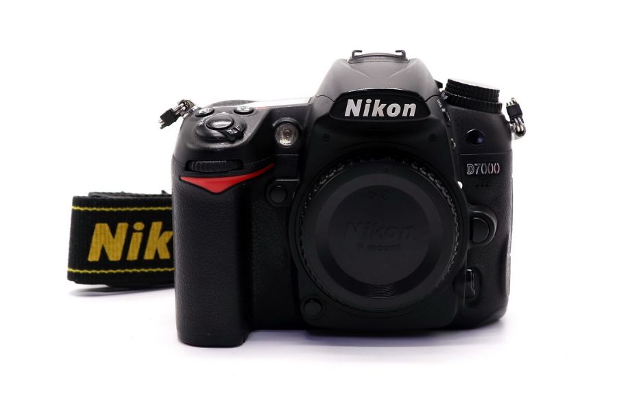 Nikon D7000 body (пробег 130615 кадров)