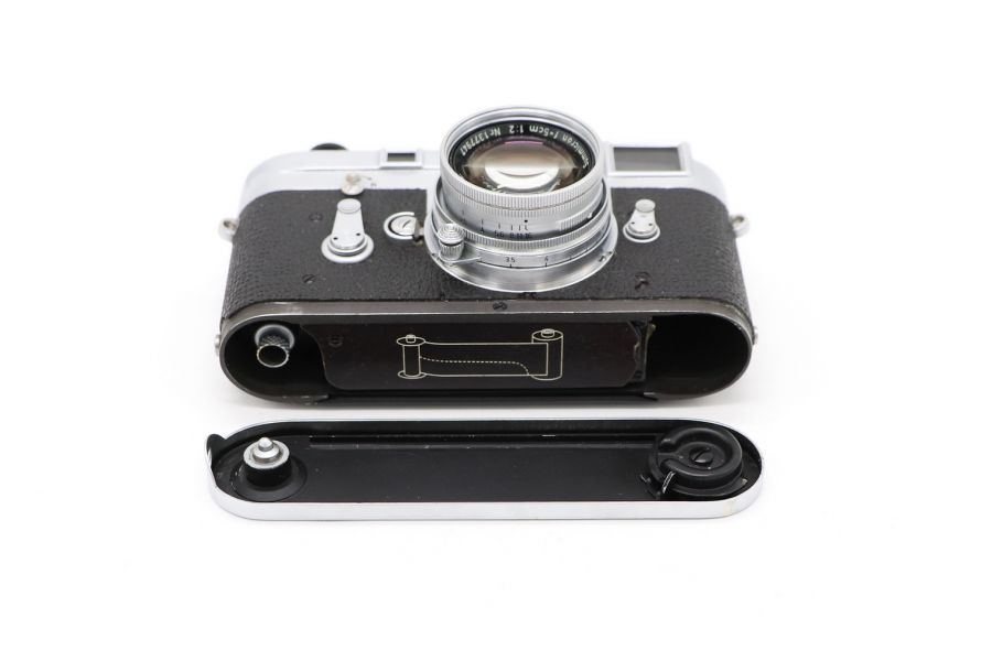Leica M3 kit Summicron 2/5cm (Germany, 1962)