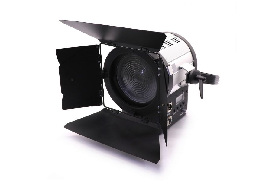 Осветитель GreenBean Fresnel 150 LED X3 DMX 5600K