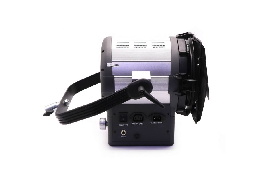 Осветитель GreenBean Fresnel 150 LED X3 DMX 5600K