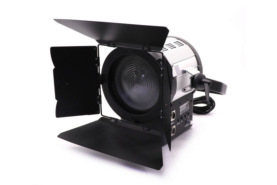 Осветитель GreenBean Fresnel 150 LED X3 DMX 5600K