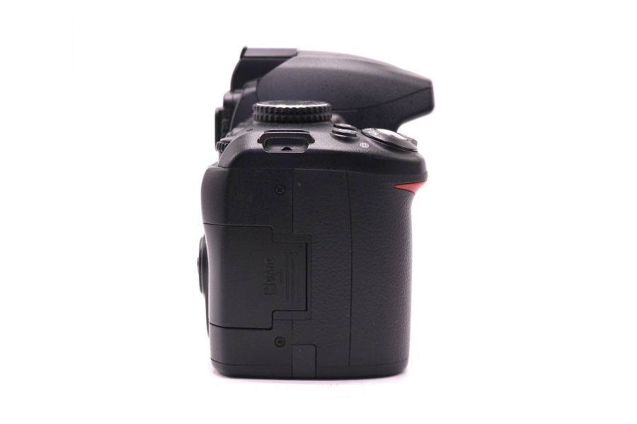 Nikon D3000 body (пробег 11570 кадров)