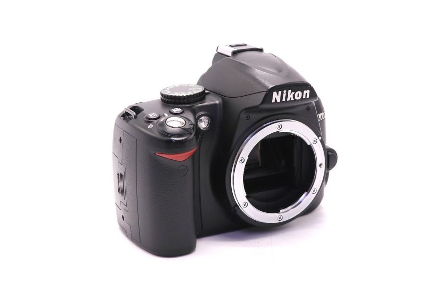 Nikon D3000 body (пробег 11570 кадров)