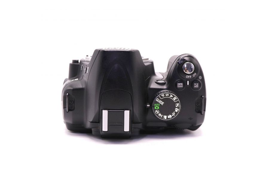 Nikon D3000 body (пробег 11570 кадров)
