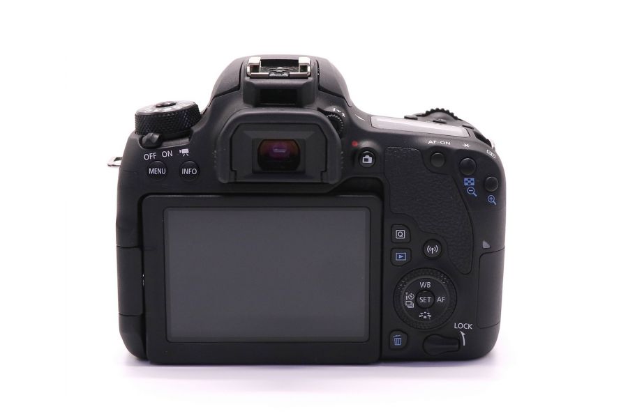 Canon EOS 77D body в упаковке (пробег 3250 кадров)