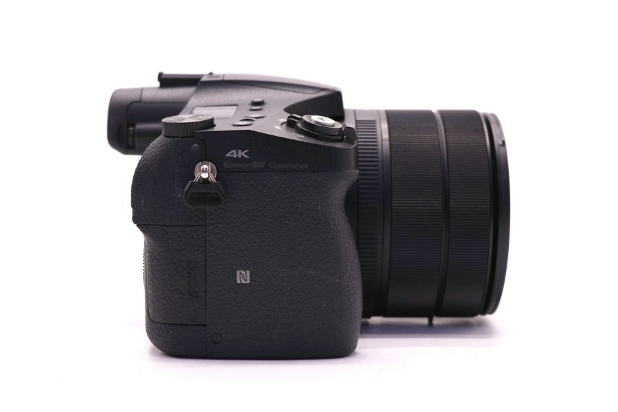 Фотоаппарат Sony Cyber-shot DSC-RX10M4 в упаковке 