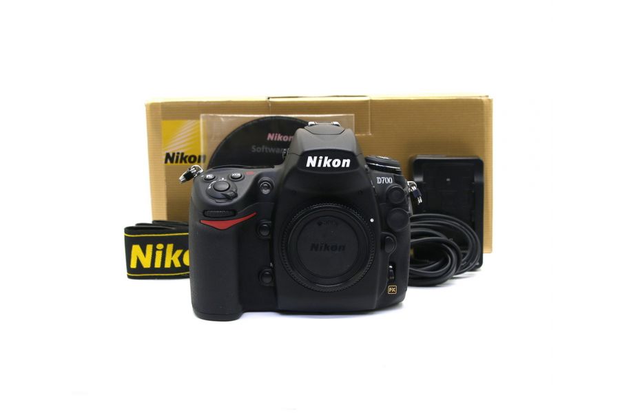 Nikon D700 body в упаковке (пробег 1150 кадров)