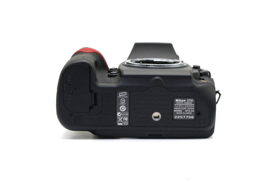 Nikon D700 body в упаковке (пробег 1150 кадров)