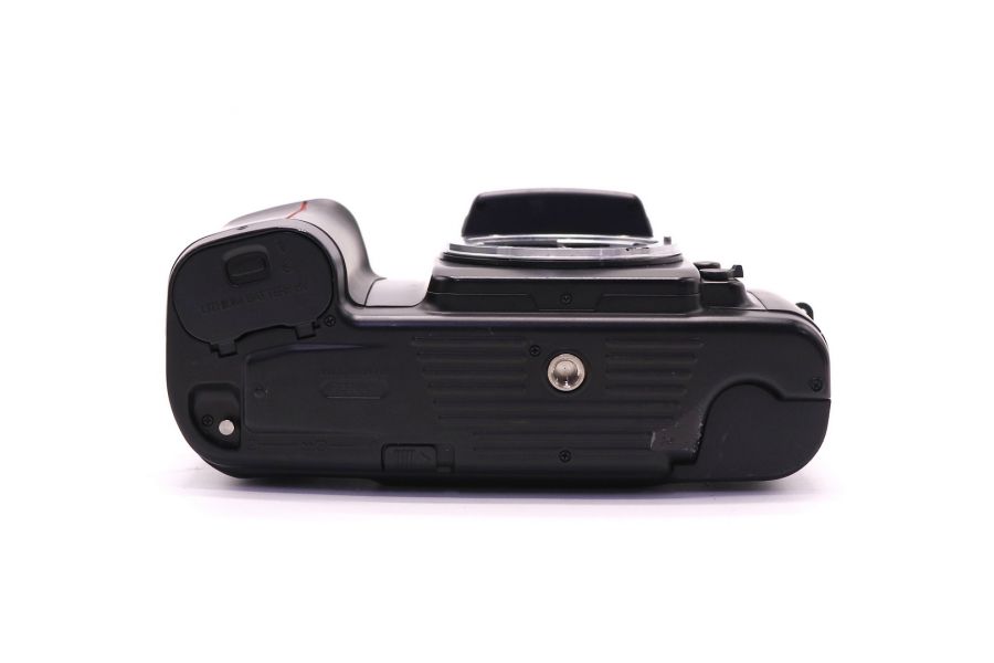 Nikon F-601 Quartz Date body (Japan, 1991г)