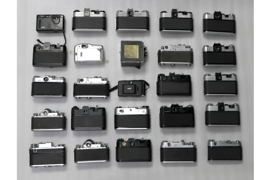 Фотоаппараты (26 штук) и принадлежности №11