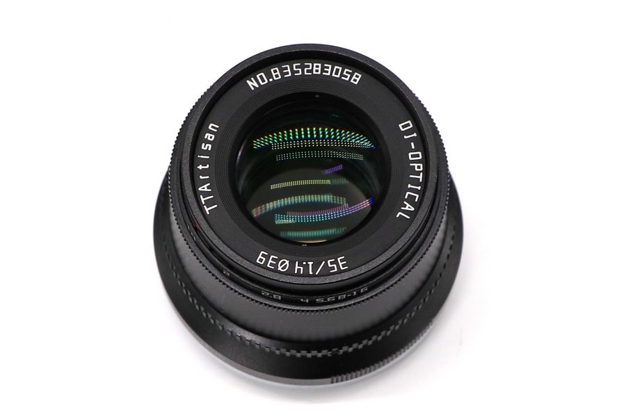 TTArtisan 35mm f/1.4 Fujifilm X в упаковке