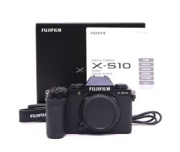Fujifilm X-S10 body в упаковке (пробег 495 кадров)