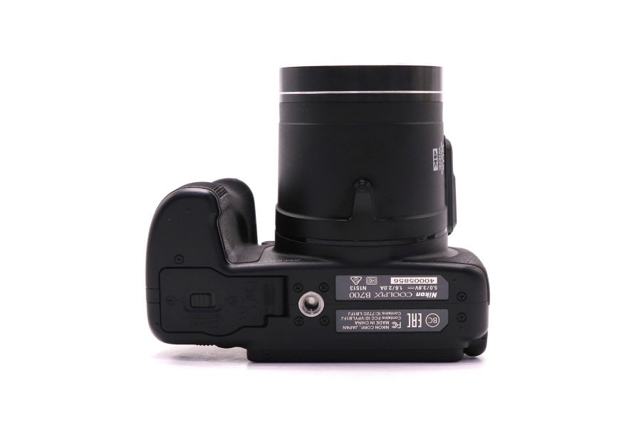 Nikon Coolpix B700