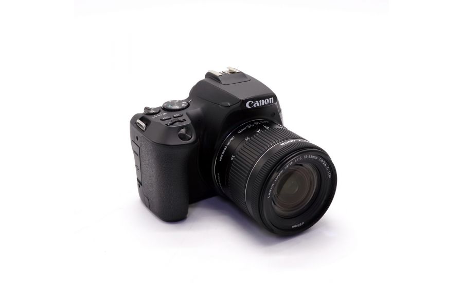 Canon EOS 250D kit (пробег 39000 кадров)