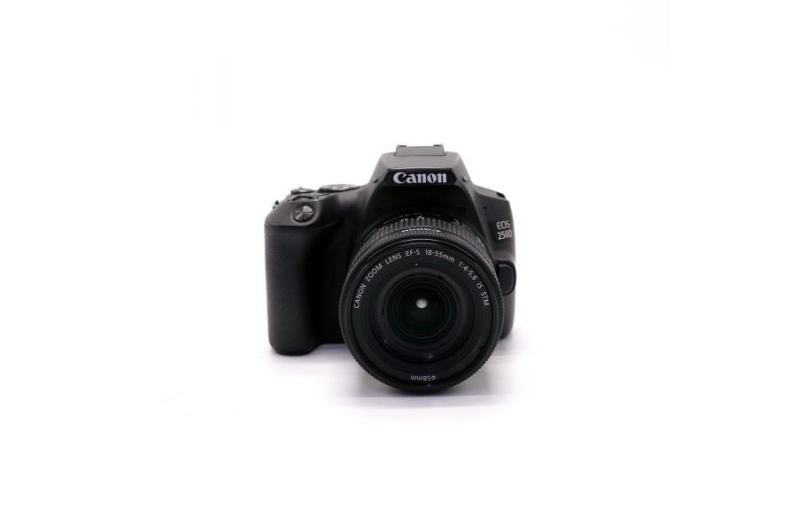 Canon EOS 250D kit (пробег 39000 кадров)