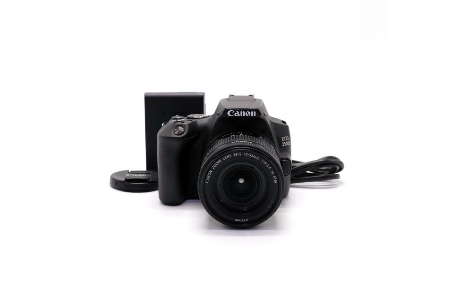 Canon EOS 250D kit (пробег 39000 кадров)