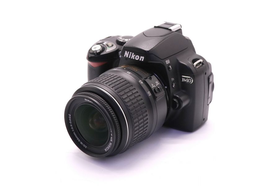 Nikon D40 kit в упаковке (пробег 11895 кадров)