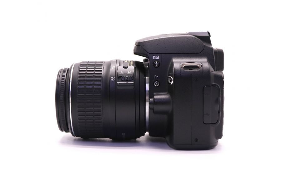 Nikon D40 kit в упаковке (пробег 11895 кадров)