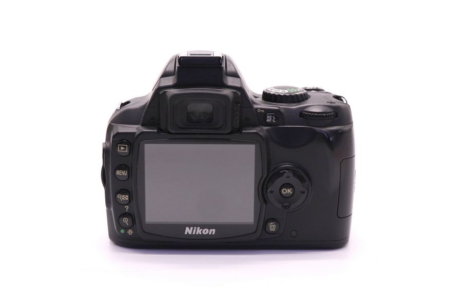 Nikon D40 kit в упаковке (пробег 11895 кадров)