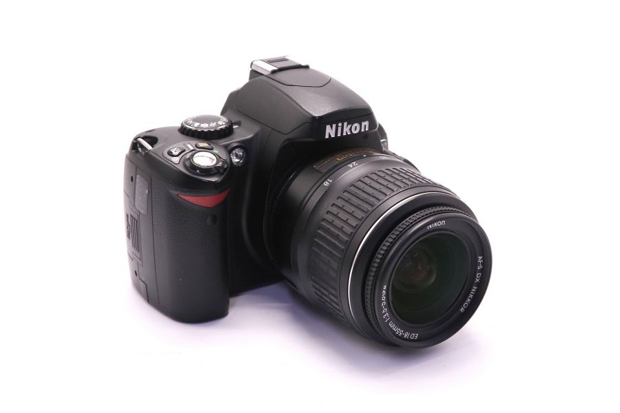 Nikon D40 kit в упаковке (пробег 11895 кадров)