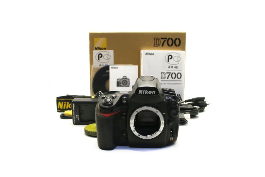 Nikon D700 body в упаковке (пробег 187430 кадров)