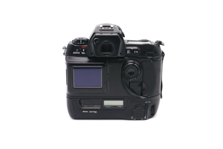 Nikon D1h body