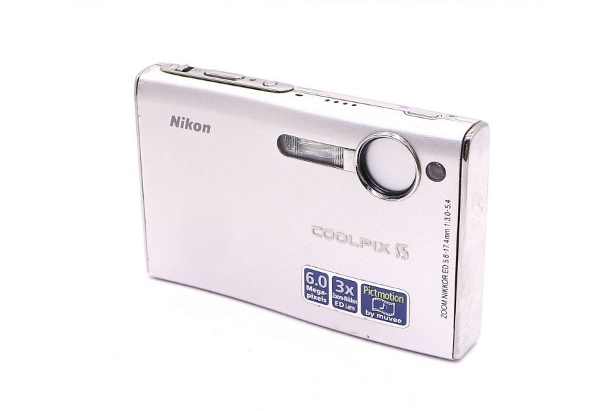 Nikon coolpix S5 (Japan, 2006)