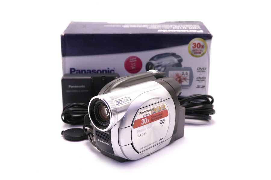 Видеокамера Panasonic VDR-D150 в упаковке