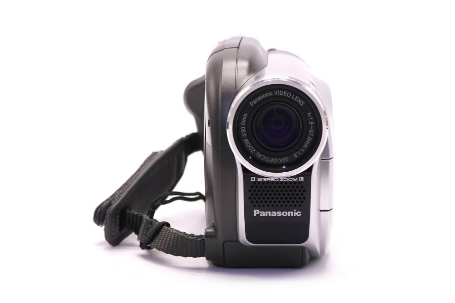 Видеокамера Panasonic VDR-D150 в упаковке
