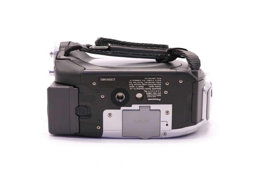 Видеокамера Panasonic VDR-D150 в упаковке