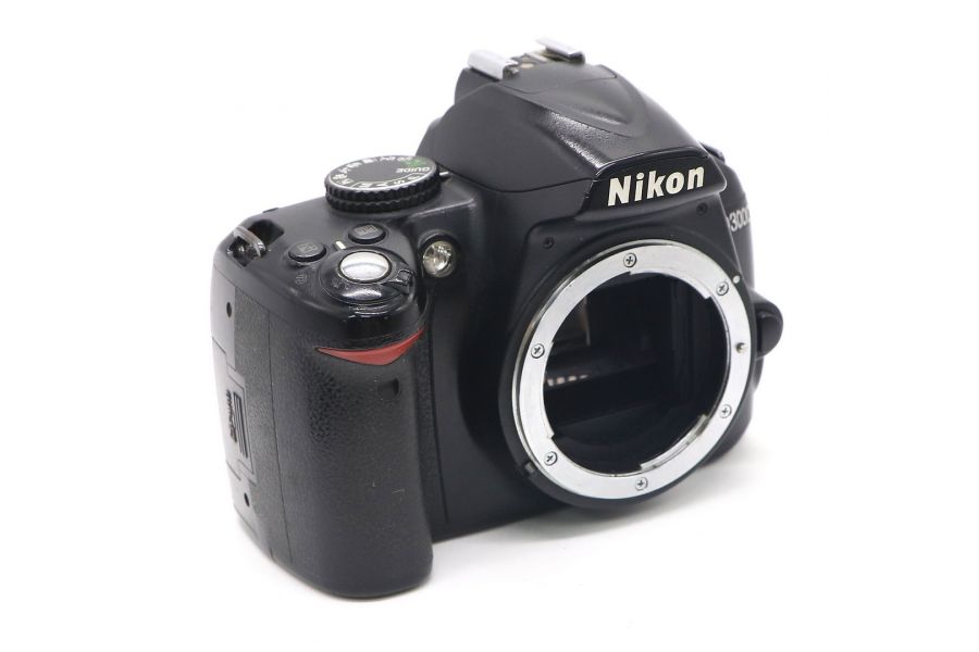 Nikon D3000 body (пробег 60980 кадров)