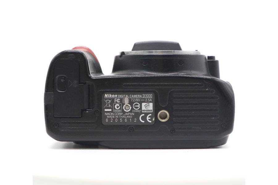 Nikon D3000 body (пробег 60980 кадров)