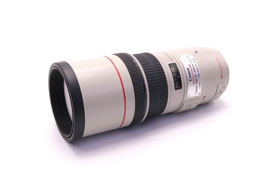 Canon EF 300mm f/4L IS USM в упаковке