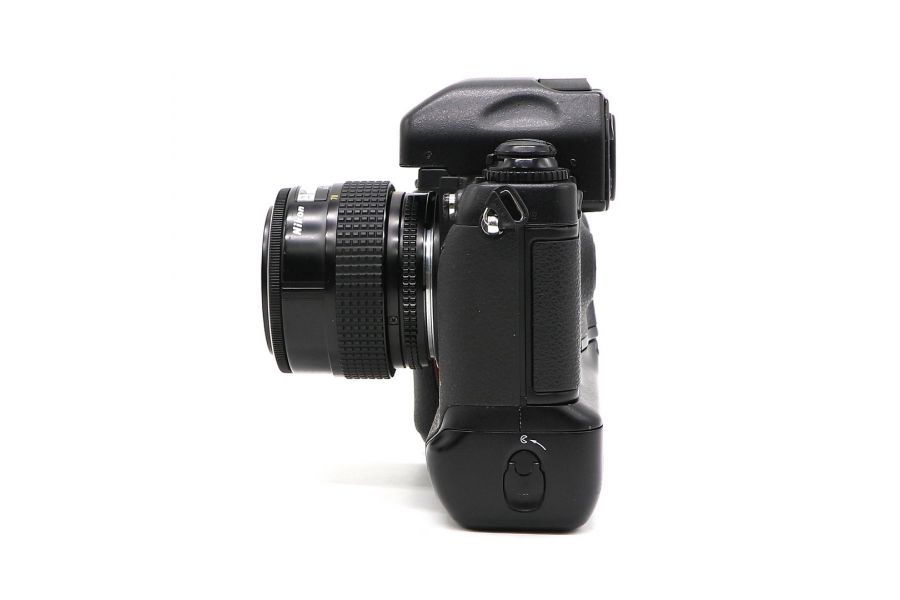 Nikon F5 kit 35-70mm f/3.3-4.5 AF Nikkor