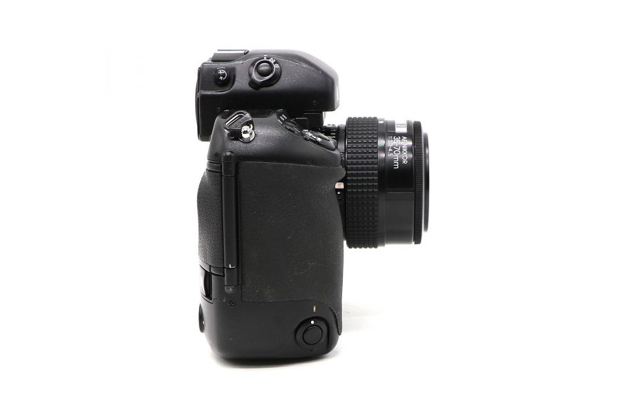 Nikon F5 kit 35-70mm f/3.3-4.5 AF Nikkor