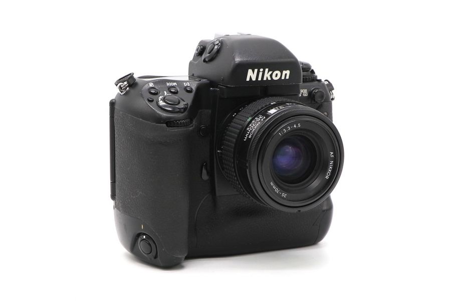 Nikon F5 kit 35-70mm f/3.3-4.5 AF Nikkor