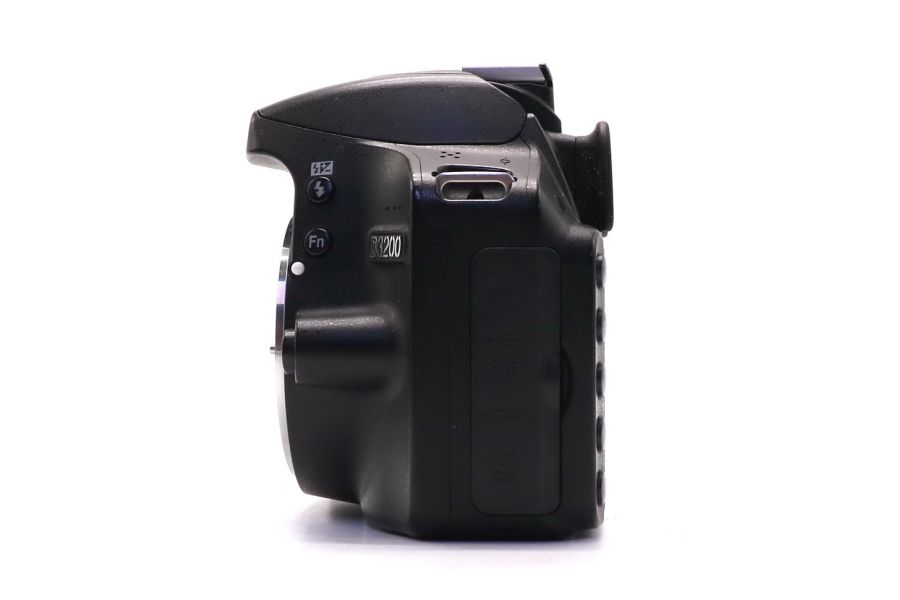 Nikon D3200 body (пробег 9000 кадров)