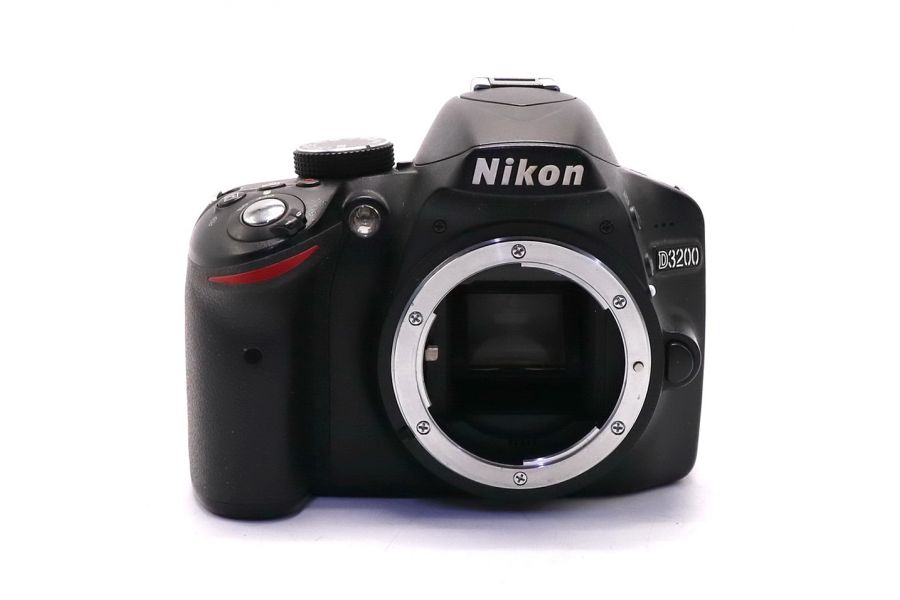 Nikon D3200 body (пробег 9000 кадров)
