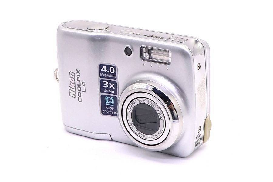 Nikon Coolpix L4 в упаковке