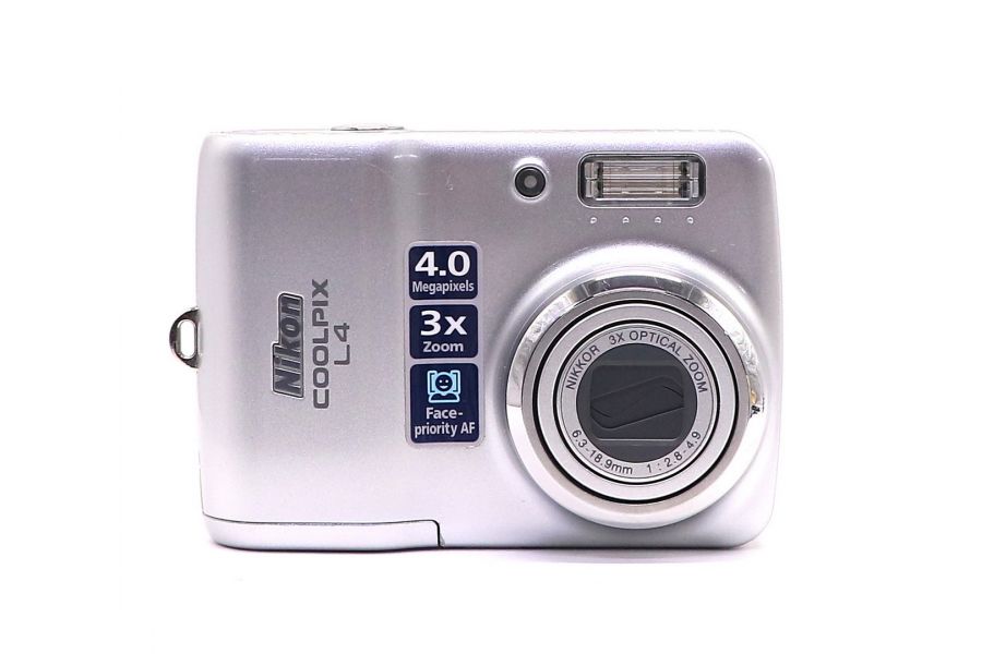 Nikon Coolpix L4 в упаковке