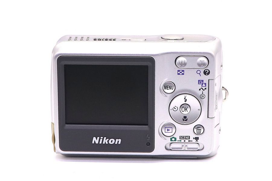 Nikon Coolpix L4 в упаковке