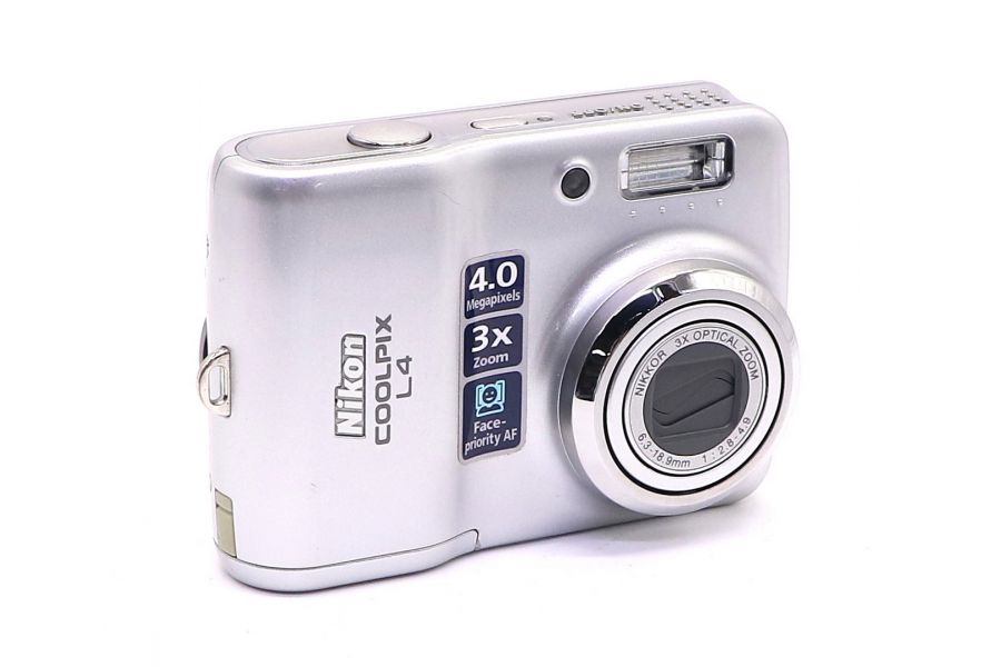 Nikon Coolpix L4 в упаковке