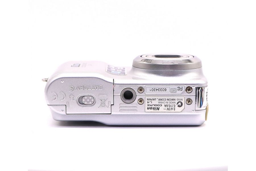 Nikon Coolpix L4 в упаковке