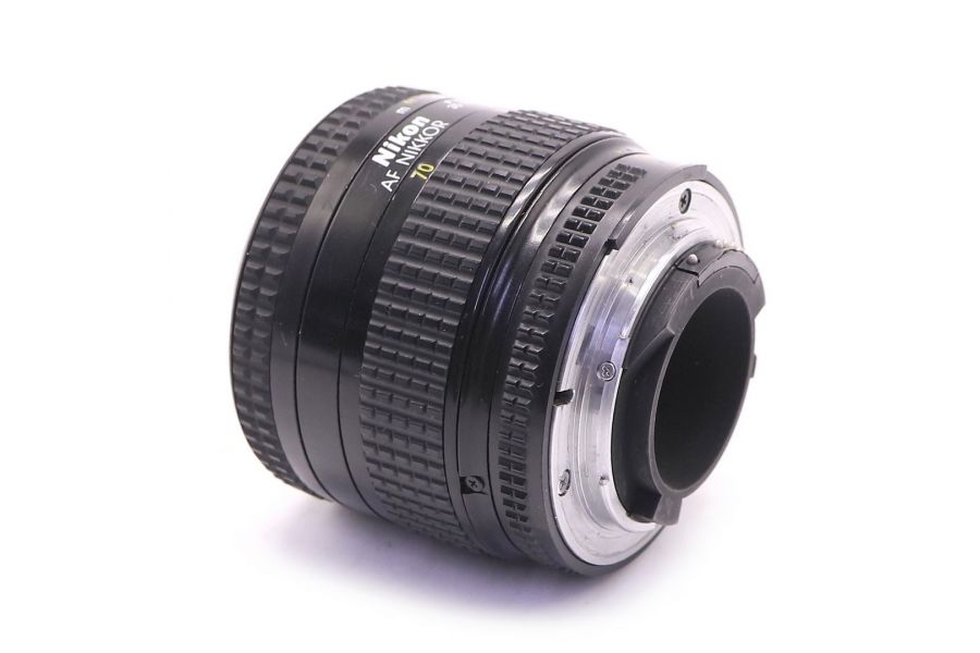 Nikon 35-70mm f/3.3-4.5 AF Nikkor (MKII) (1989)