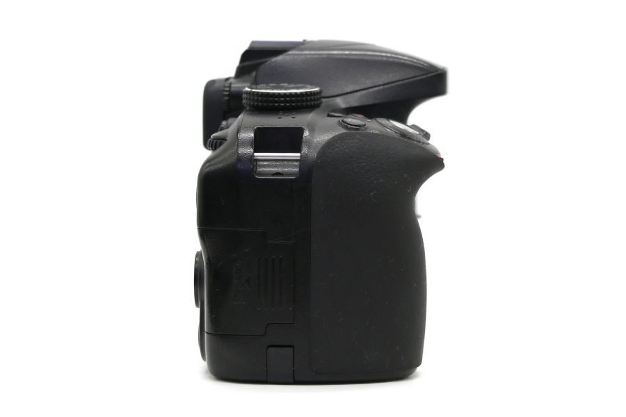 Nikon D3300 body (пробег 40650 кадров)