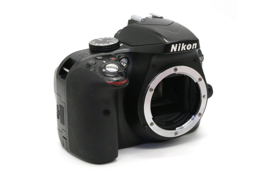 Nikon D3300 body (пробег 40650 кадров)